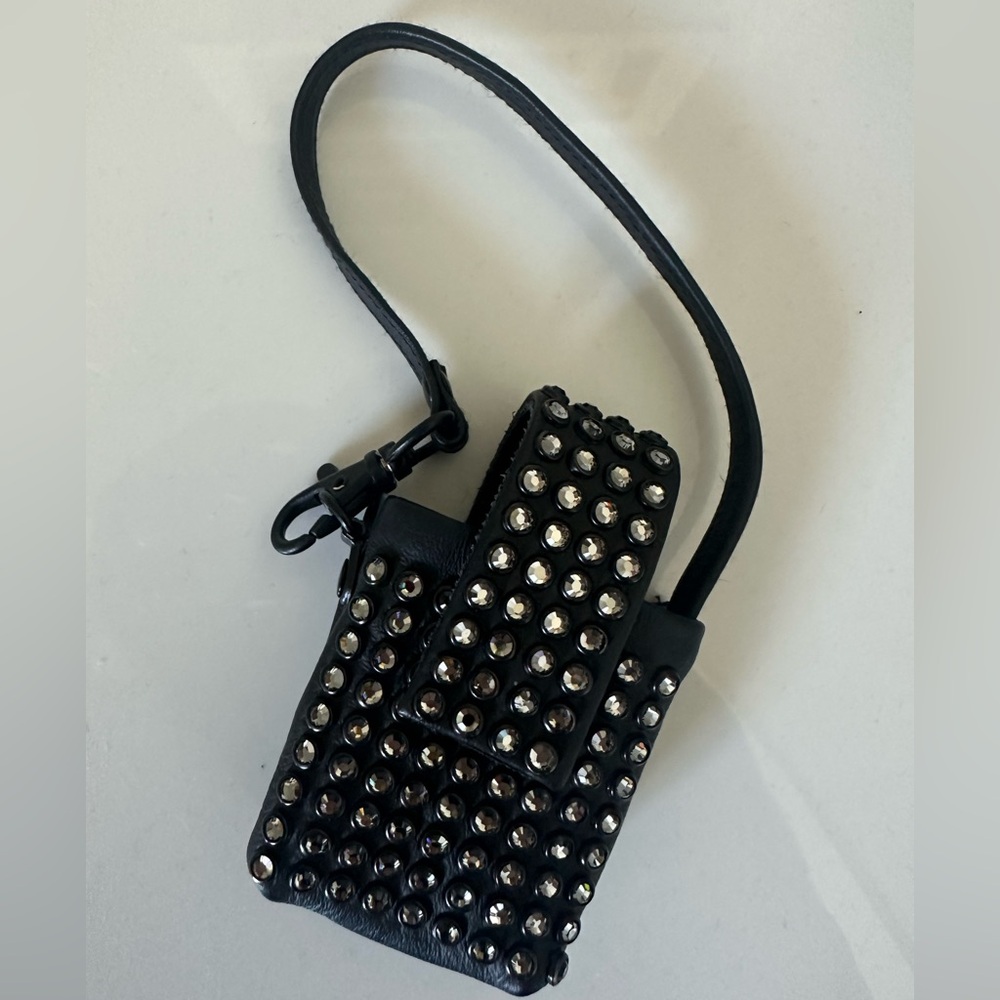 Kippys case with black Swarovski crystal rhinestone.